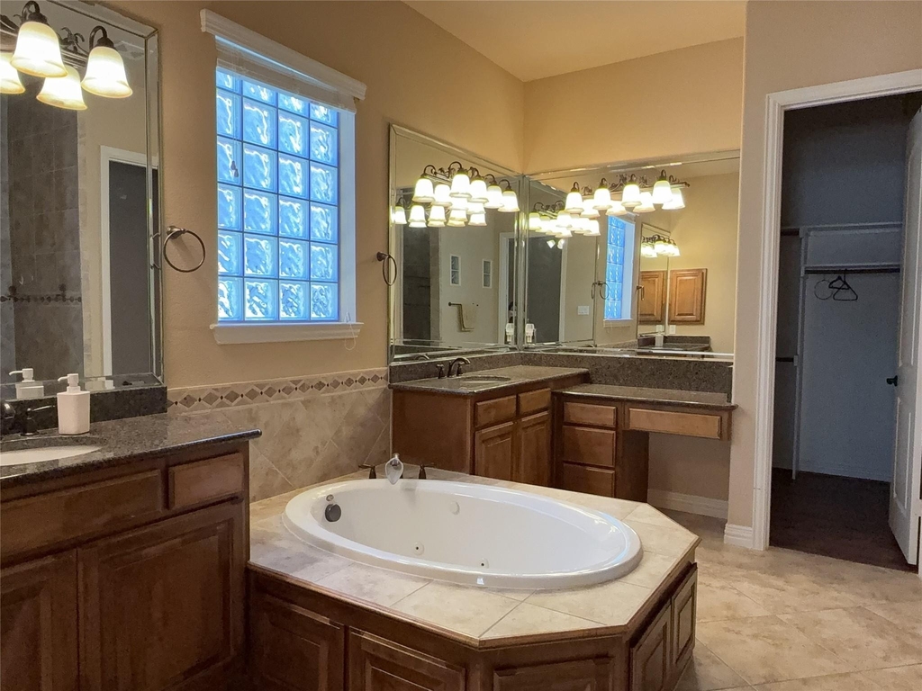 8101 Keechie Drive - Photo 14