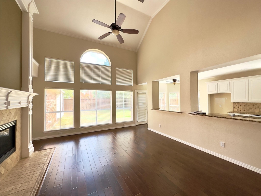1605 Crown Point Road - Photo 2
