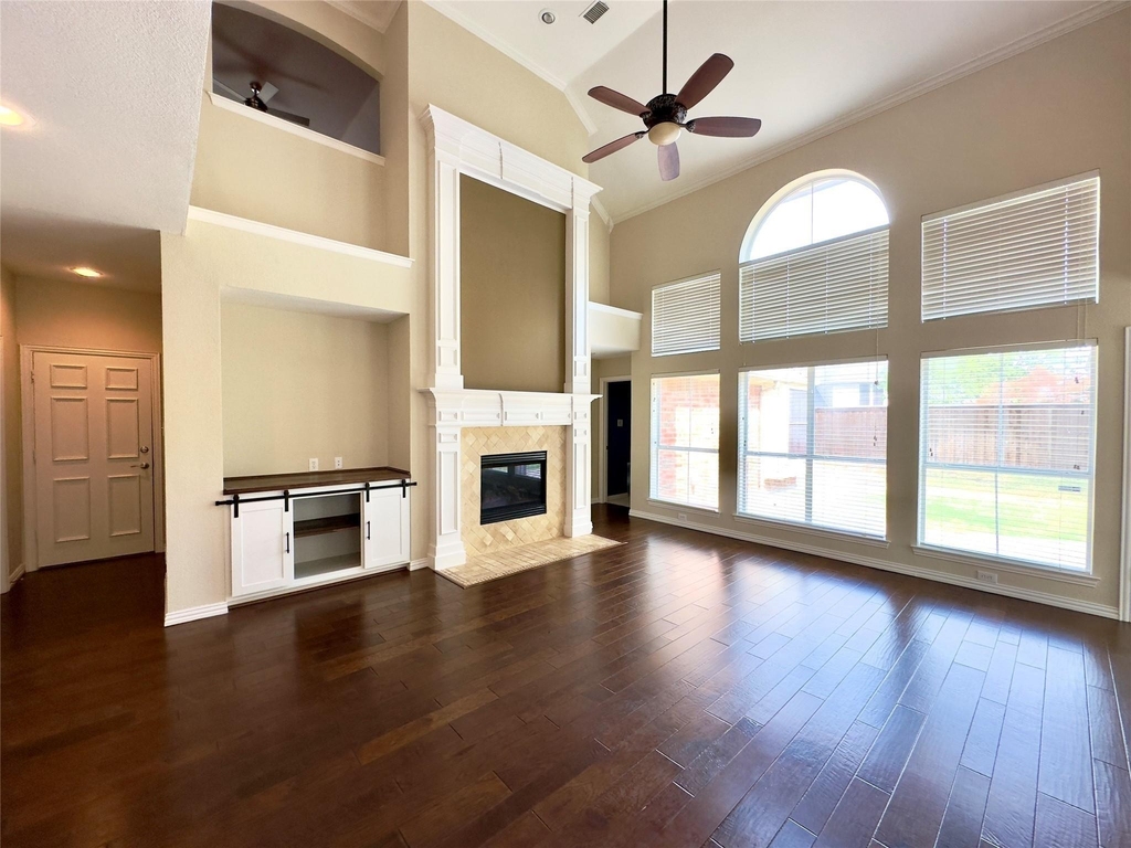 1605 Crown Point Road - Photo 1