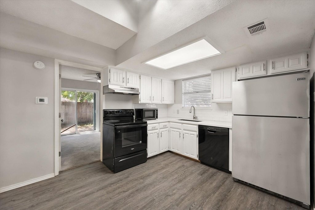 311 Kings Way Drive - Photo 9