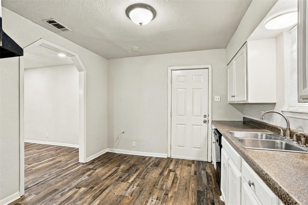 4301 Valentine Street - Photo 9