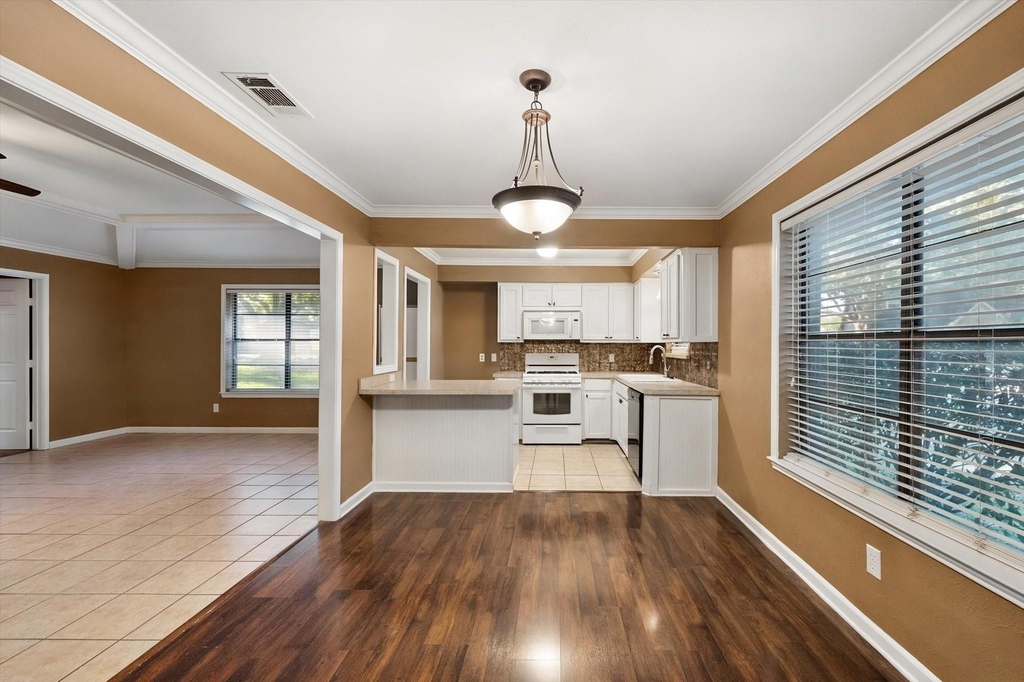 1606 Ridge Court - Photo 8