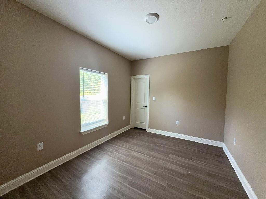 1027 Debby Court - Photo 9