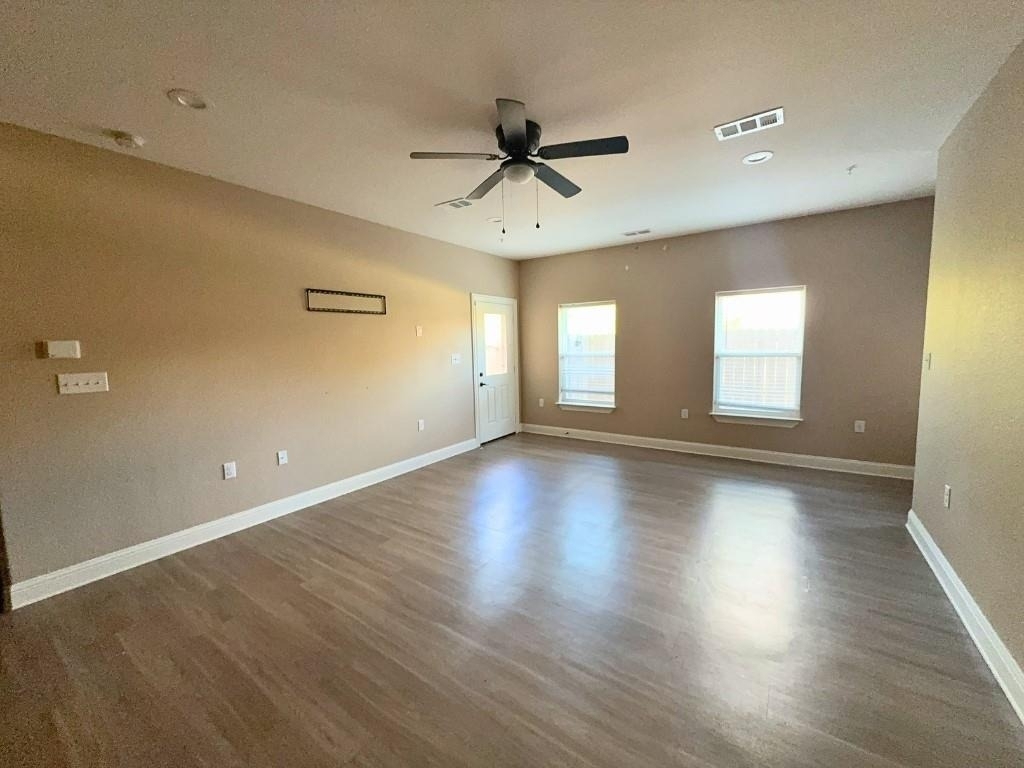 1027 Debby Court - Photo 2