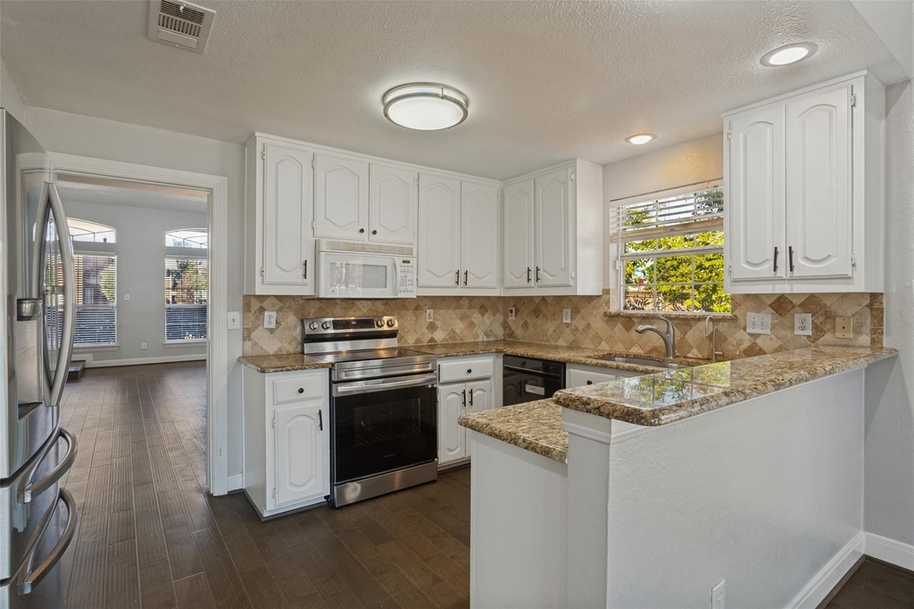 9410 Apple Way - Photo 8
