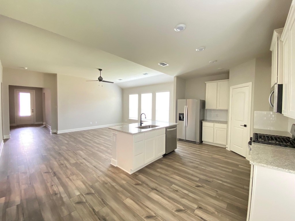 2109 Atwood Drive - Photo 4