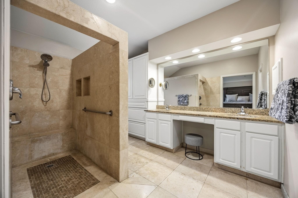 221 Freedom Court - Photo 16