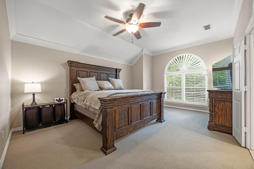221 Freedom Court - Photo 13