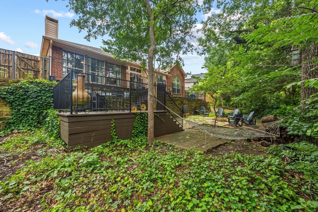 221 Freedom Court - Photo 22