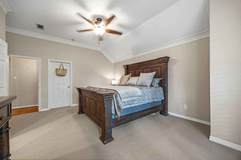 221 Freedom Court - Photo 14
