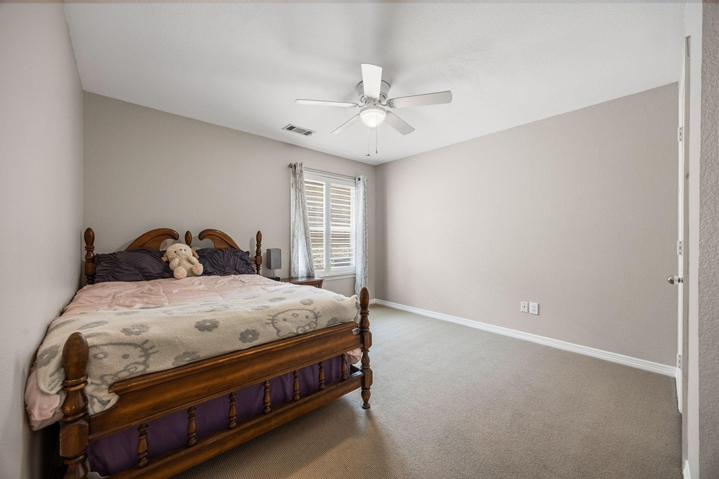 221 Freedom Court - Photo 17