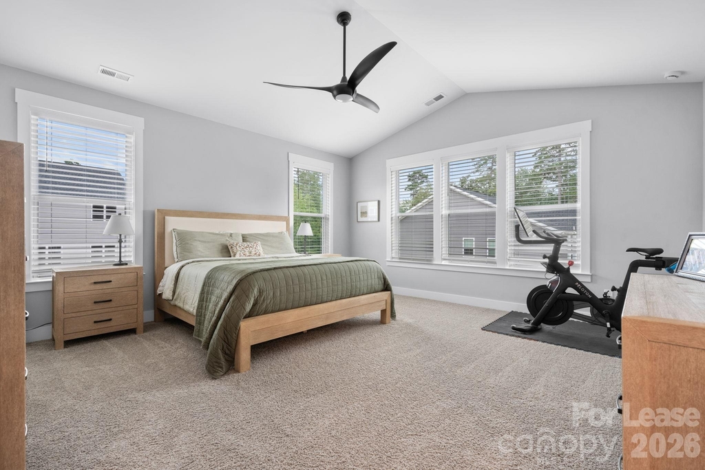 3888 12th Street Ne - Photo 12