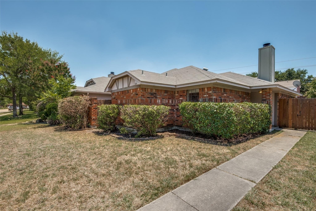 525 Grace Lane - Photo 0