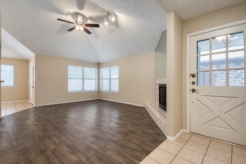 525 Grace Lane - Photo 1