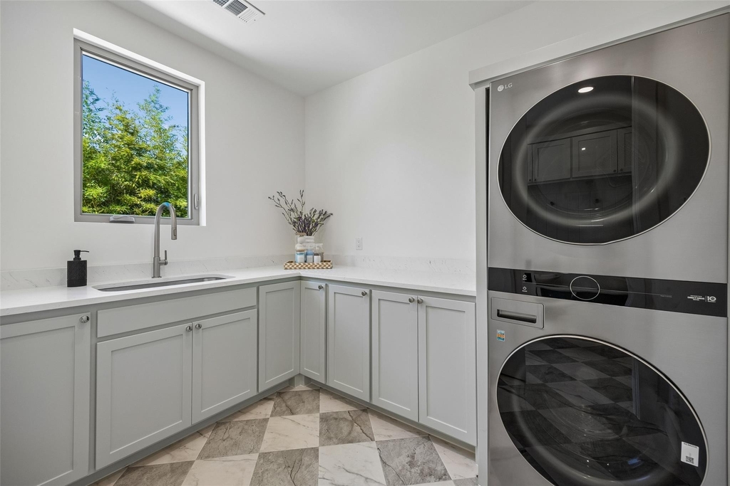 11131 Hillcrest Road - Photo 16