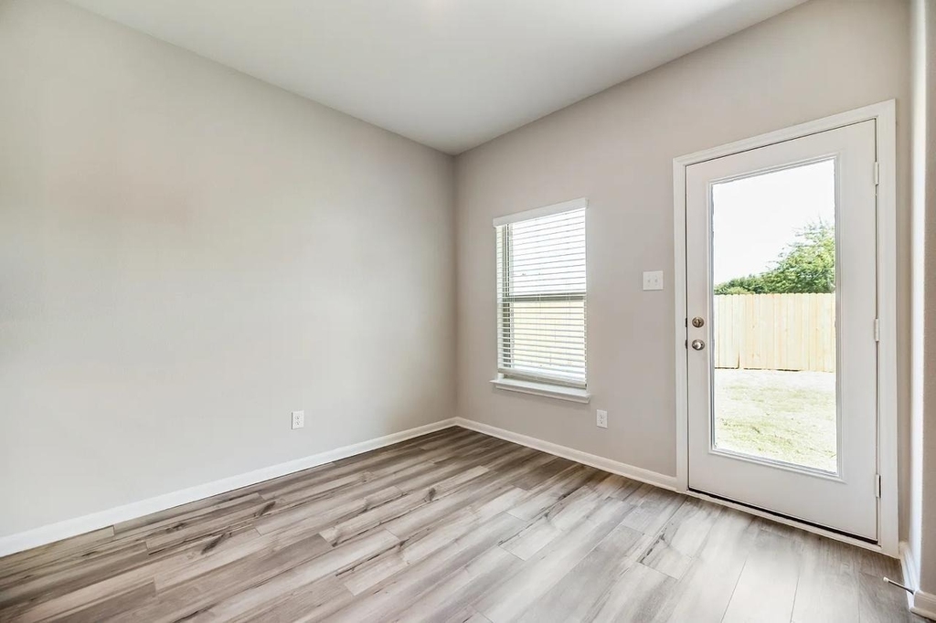 2104 Jeanine Drive - Photo 3
