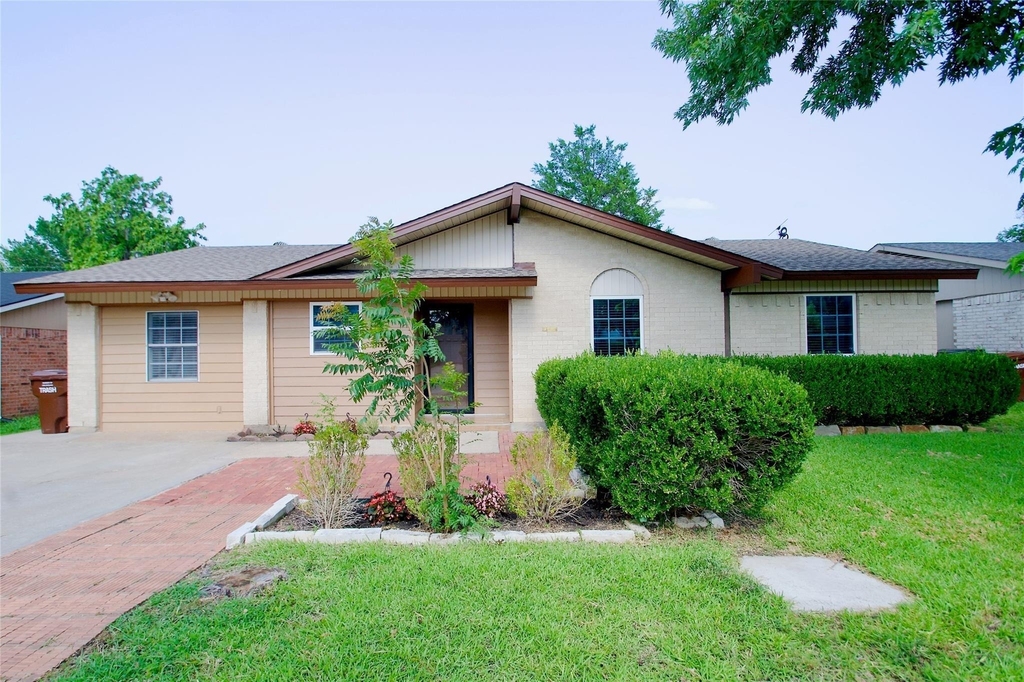 2708 N Avenue - Photo 3