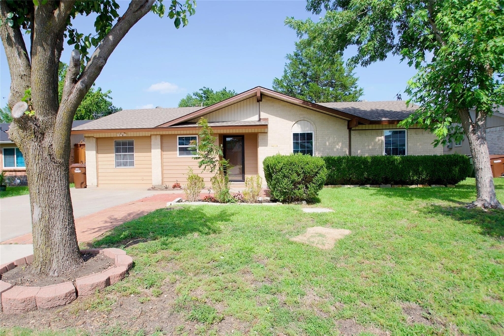 2708 N Avenue - Photo 2