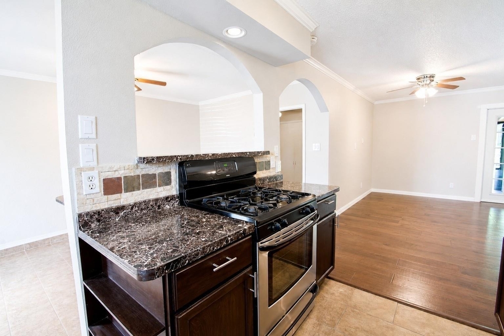 2708 N Avenue - Photo 7