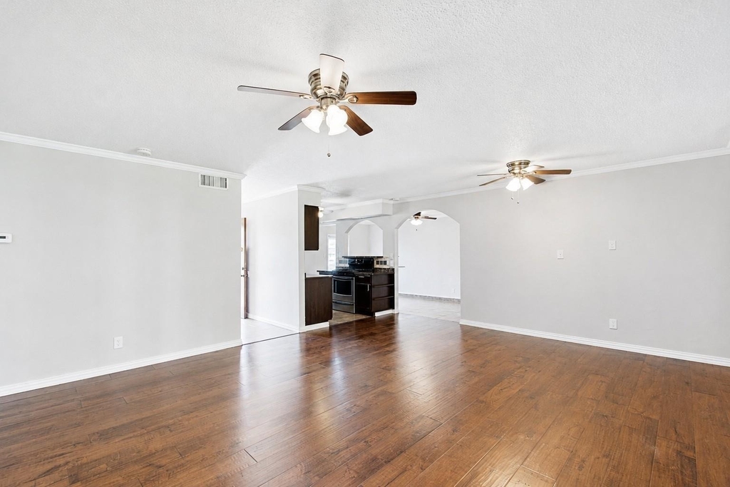 2708 N Avenue - Photo 6