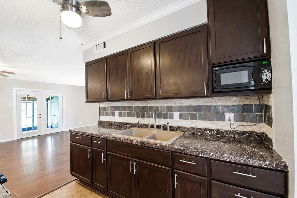 2708 N Avenue - Photo 9