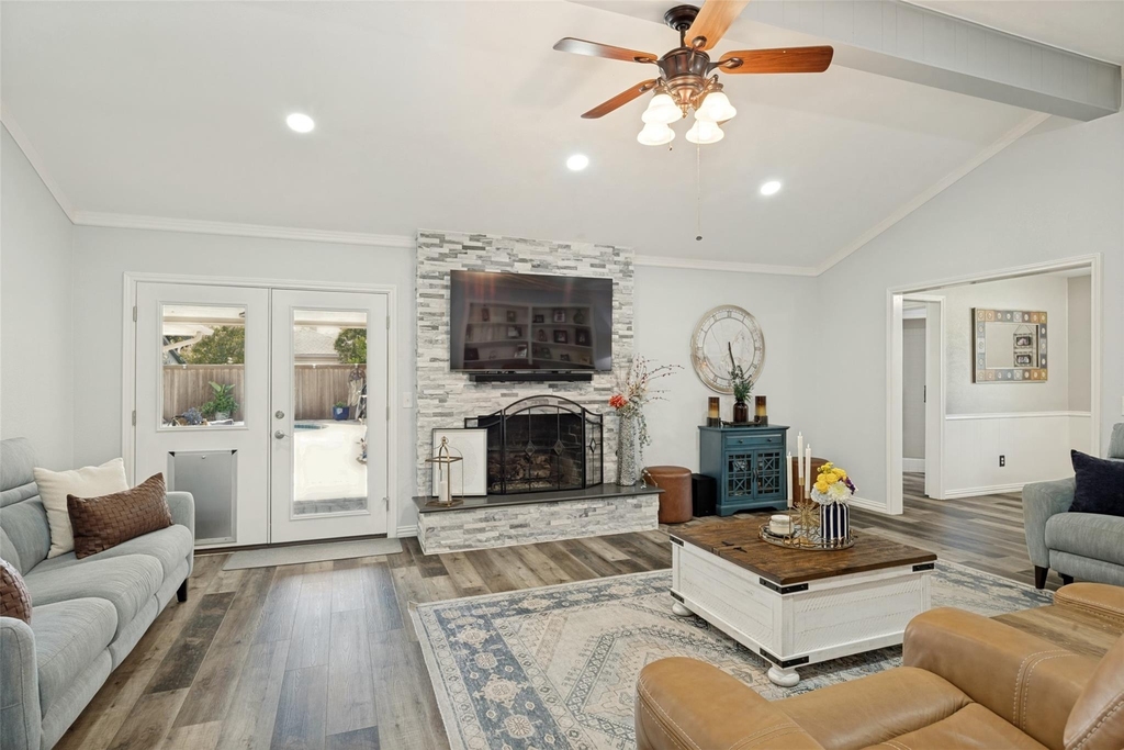 2617 Pinehurst Drive - Photo 2