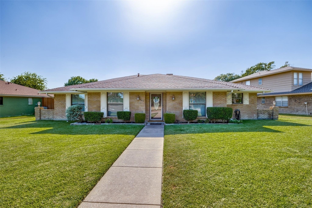 2617 Pinehurst Drive - Photo 0