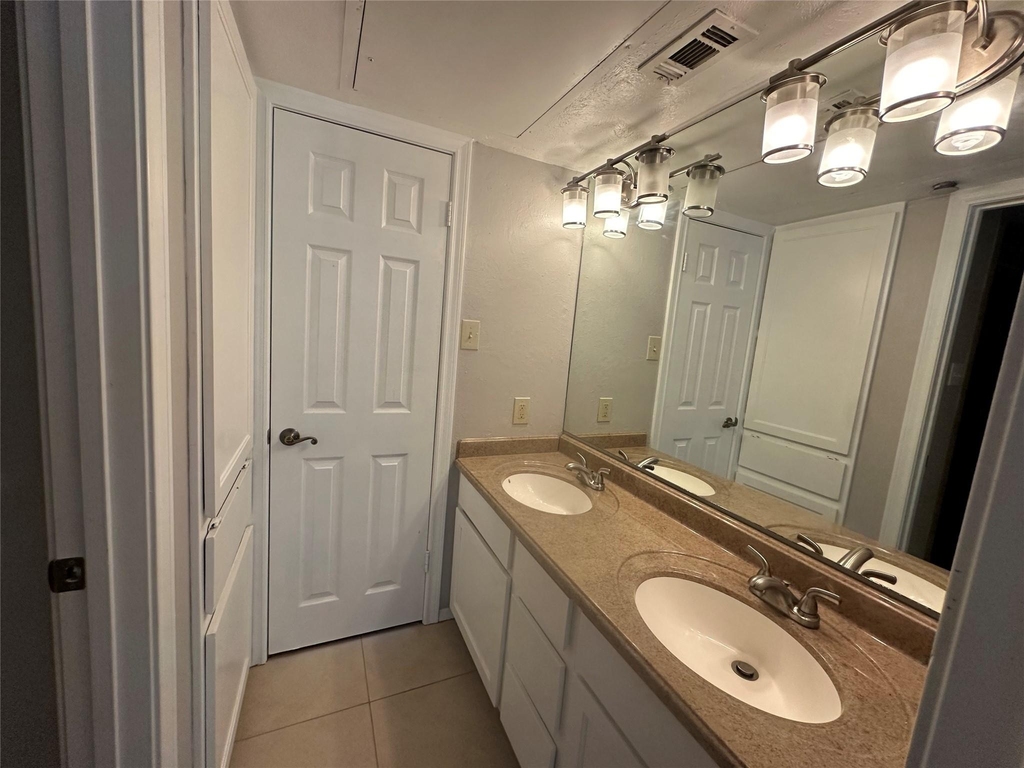 3919 Cole Avenue - Photo 12
