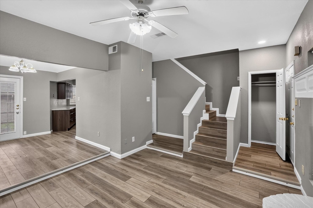 802 Custer Street - Photo 3