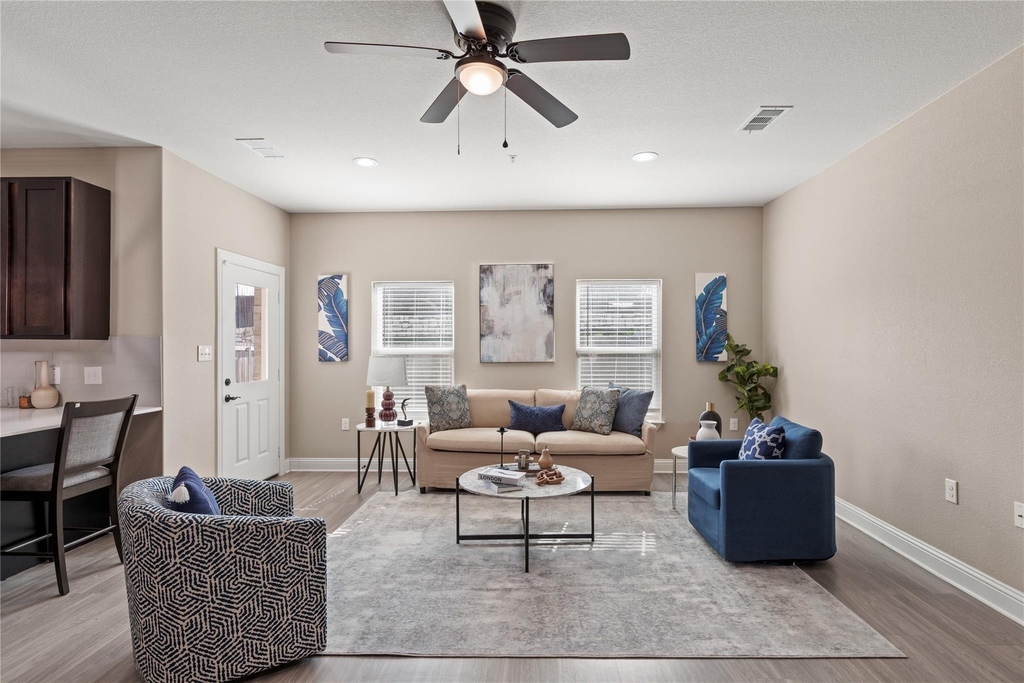 1022 Debby Court - Photo 3