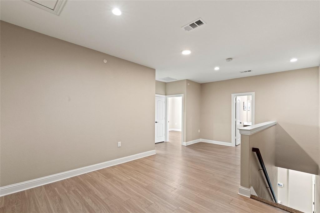 1022 Debby Court - Photo 11
