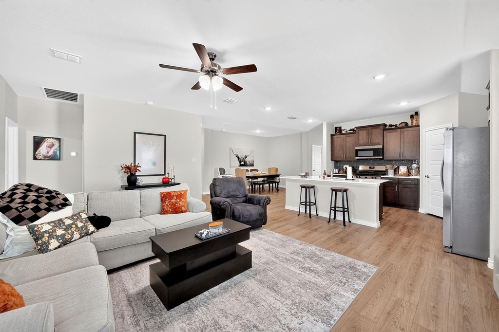 2020 Hearn Drive - Photo 5