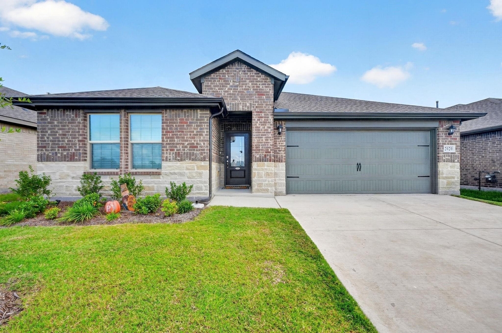 2020 Hearn Drive - Photo 0