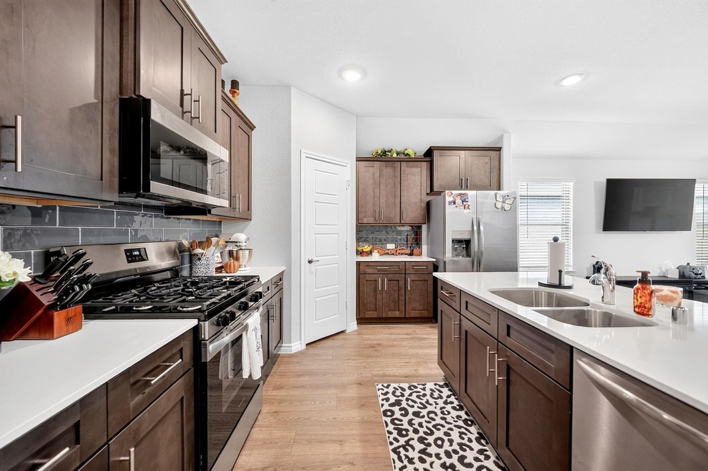 2020 Hearn Drive - Photo 8