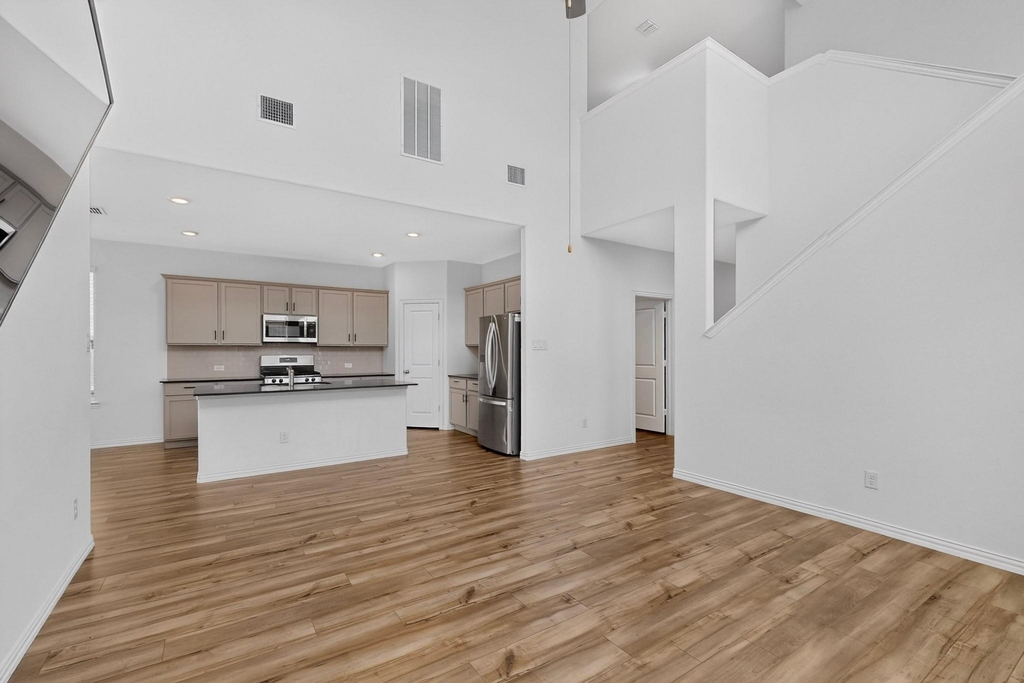 1309 Canuela Way - Photo 10