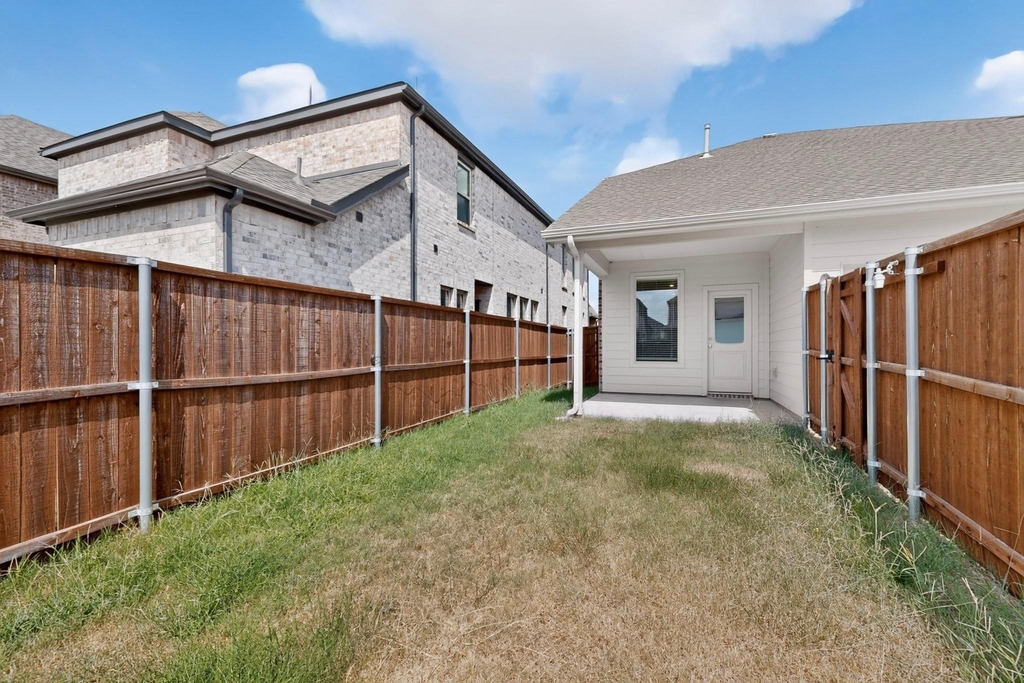 1309 Canuela Way - Photo 35