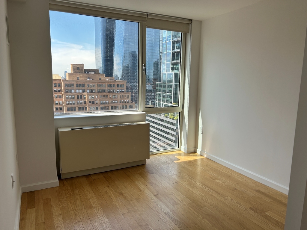 West 37th Street - Photo 2