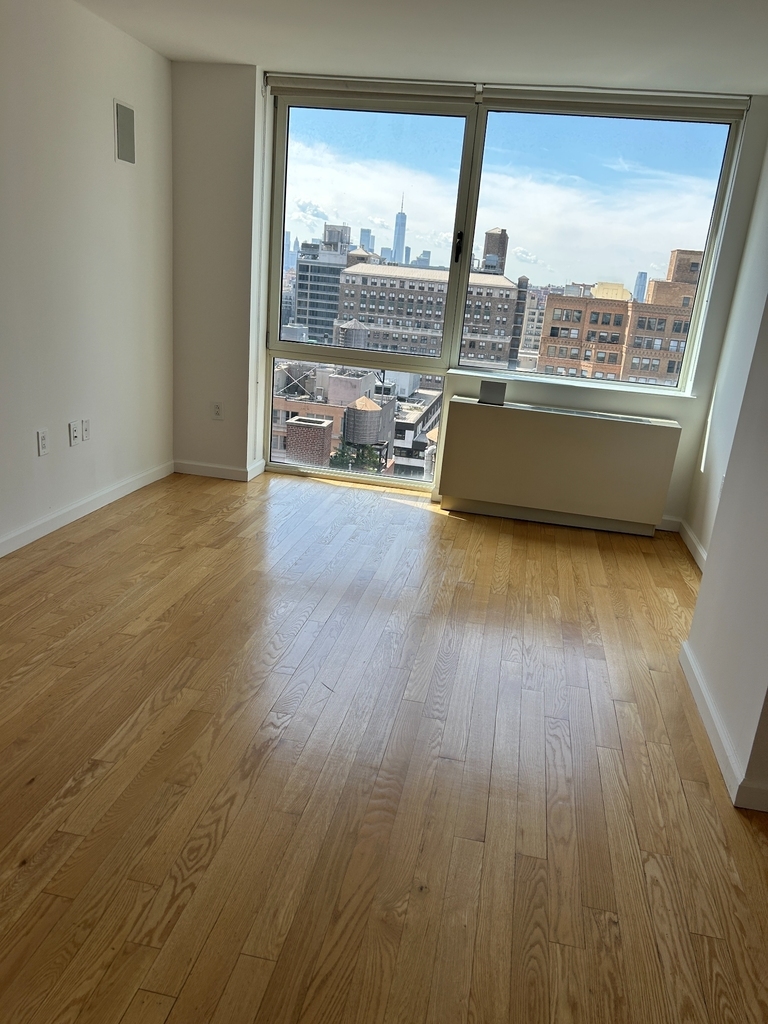 West 37th Street - Photo 8