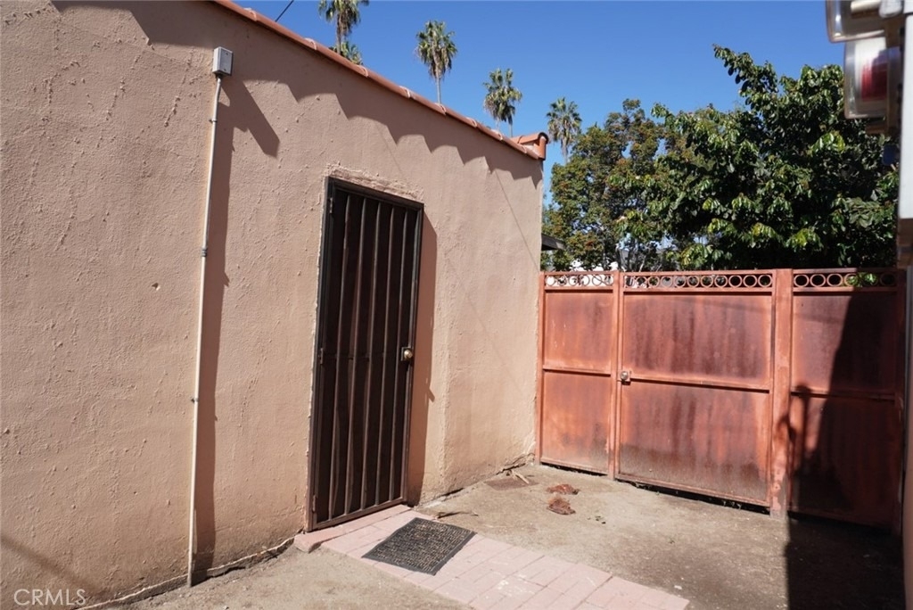2068 W 52nd - Photo 22