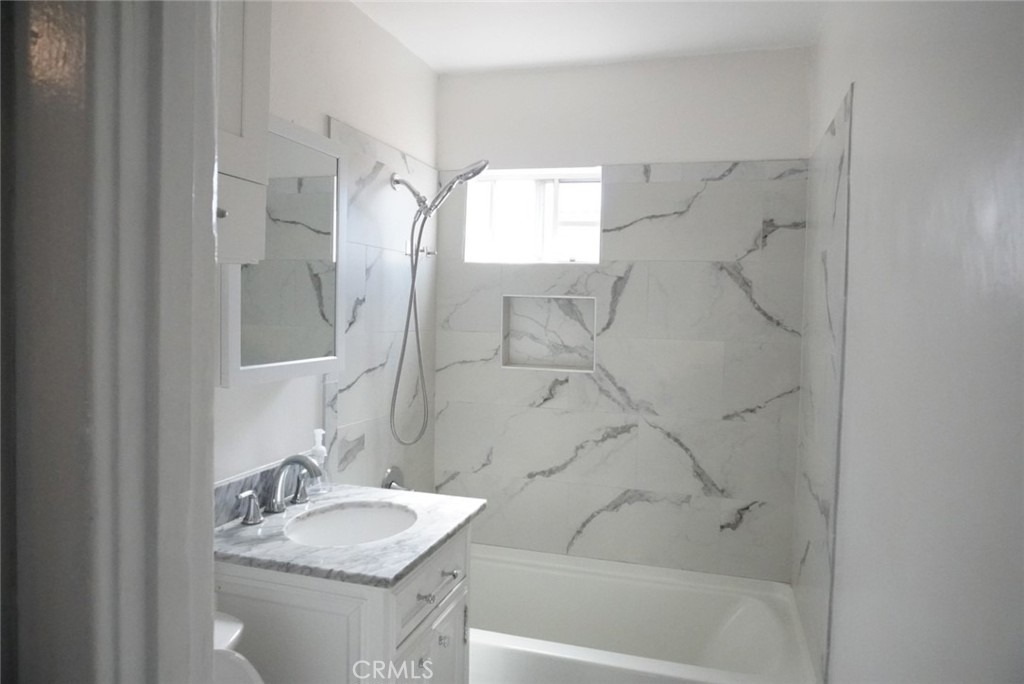 2068 W 52nd - Photo 9
