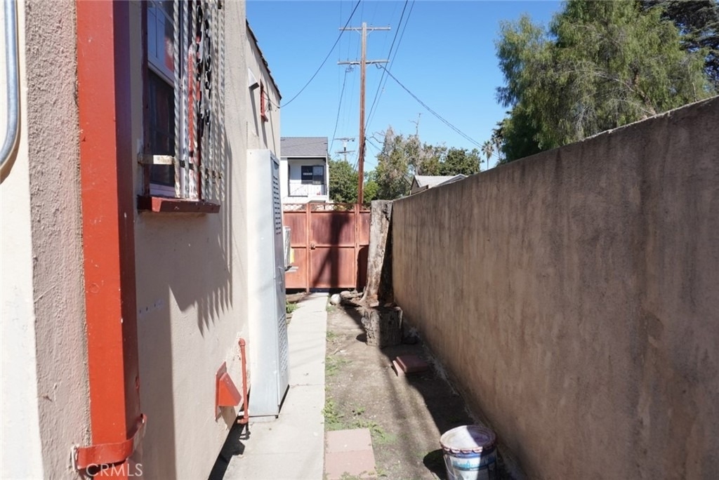 2068 W 52nd - Photo 23