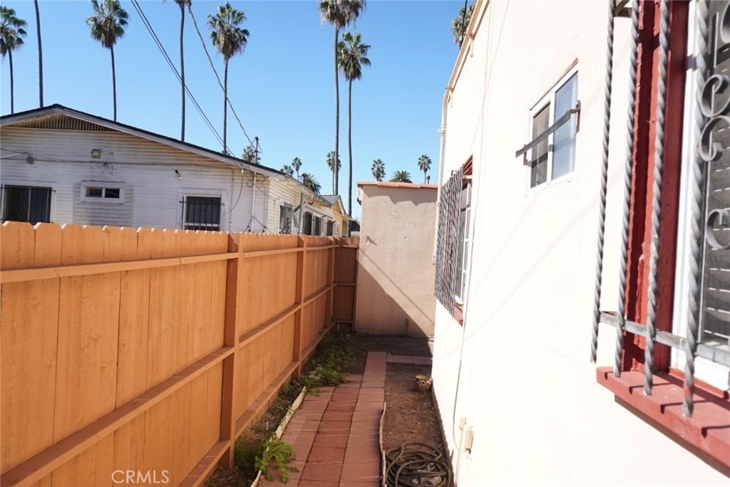 2068 W 52nd - Photo 24