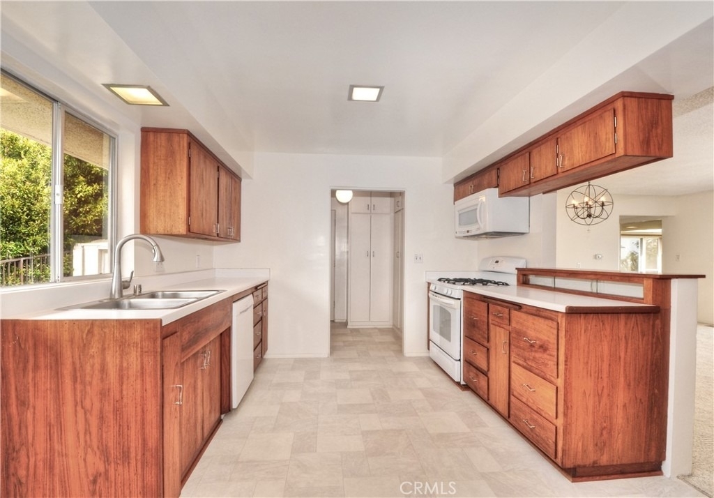 904 Emerald Bay - Photo 7