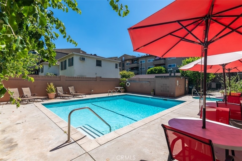 320 E Stocker Street - Photo 42