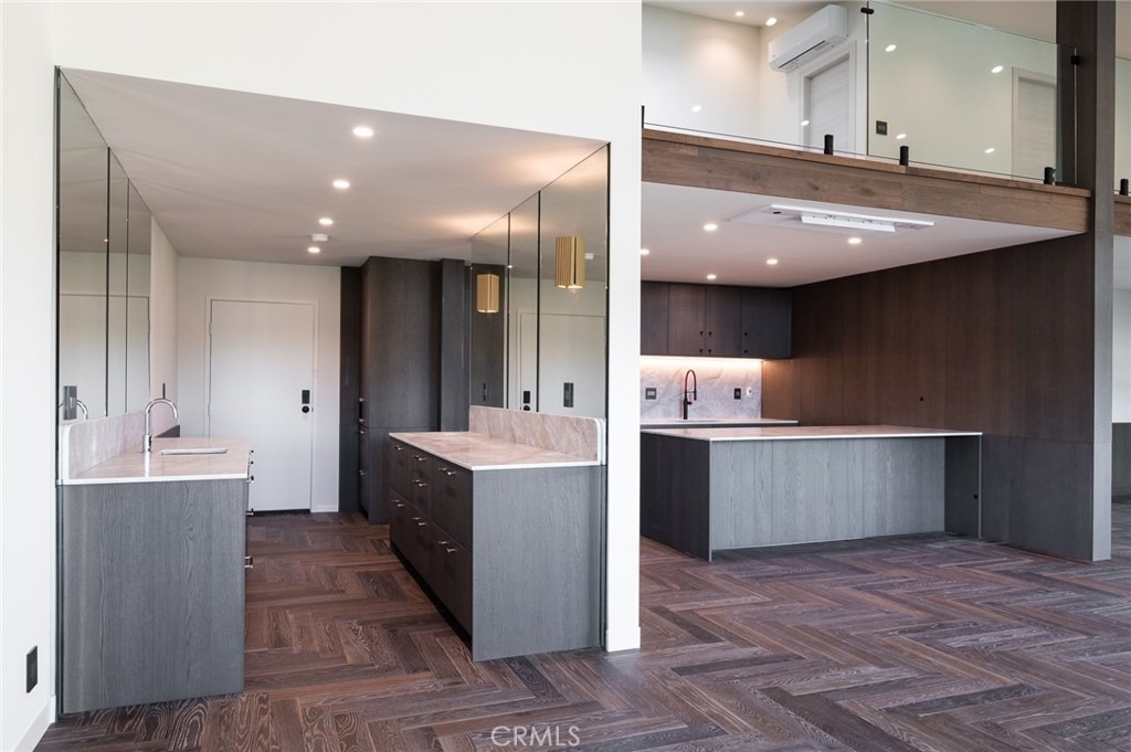 320 E Stocker Street - Photo 13