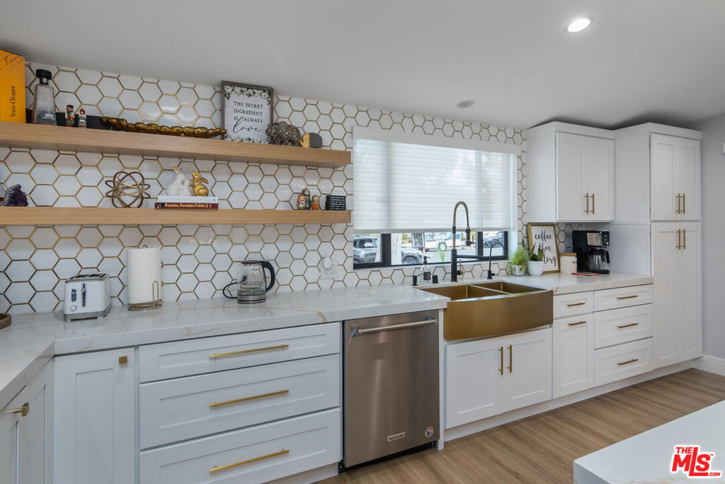 4821 Heaven Avenue - Photo 38
