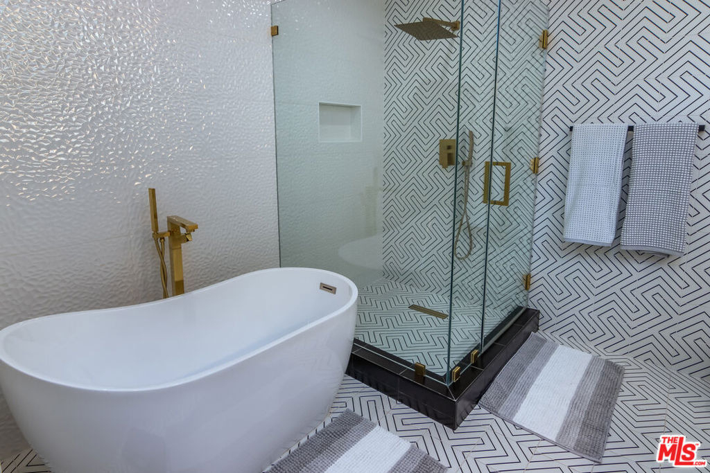 4821 Heaven Avenue - Photo 26