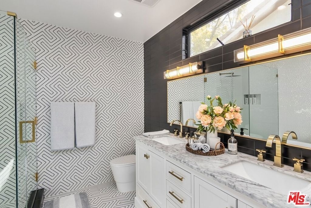 4821 Heaven Avenue - Photo 28