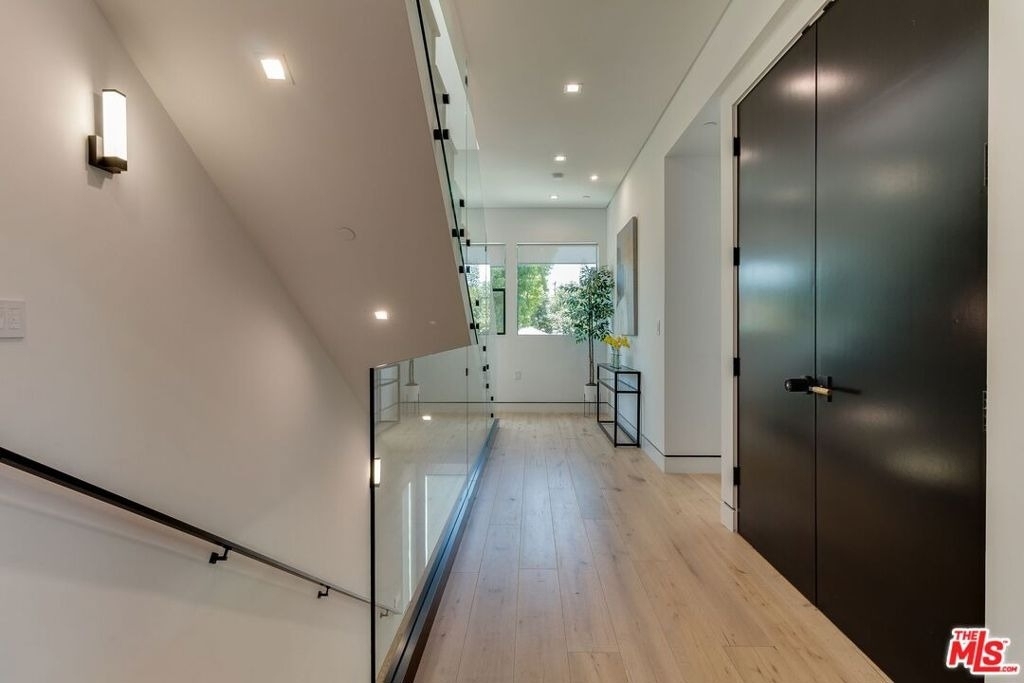 18015 Martha Street - Photo 22