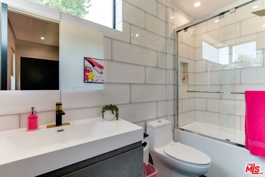 18015 Martha Street - Photo 21